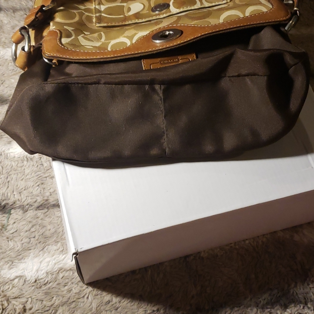 Coach Chelsea Optic TurnLock - Picture 5 of 5